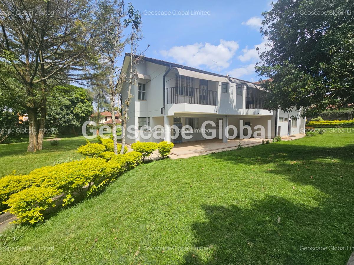4 Bed House with En Suite in Nyari - 1