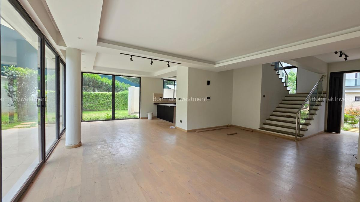 4 Bed Townhouse with En Suite at Lavington Green - 15