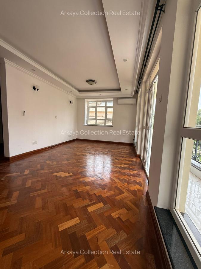 5 Bed Townhouse with En Suite in Lavington - 15