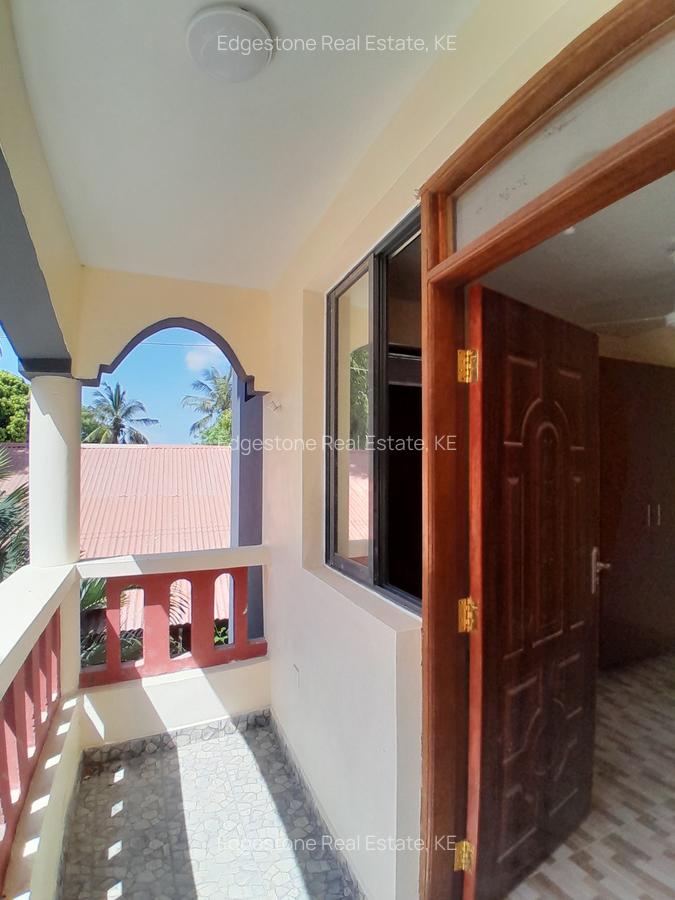 2 Bed Apartment with En Suite in Shanzu - 16
