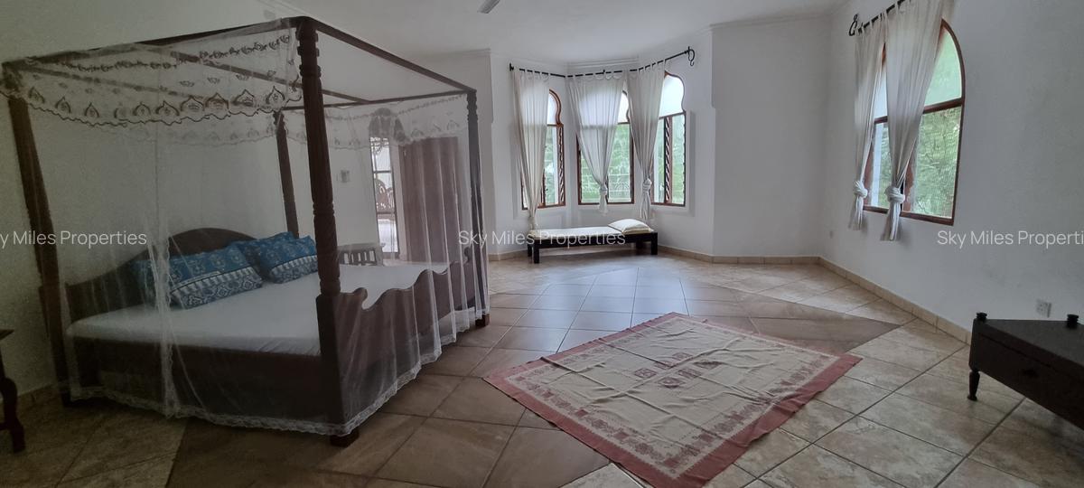 Serviced 3 Bed Apartment with En Suite at La-Marina Mtwapa - 7