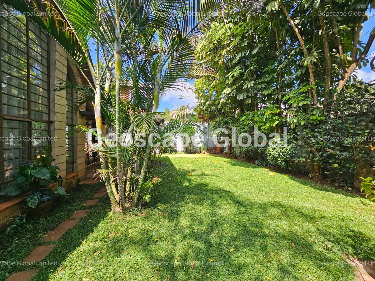 5 Bed Townhouse with En Suite in Lavington - 14