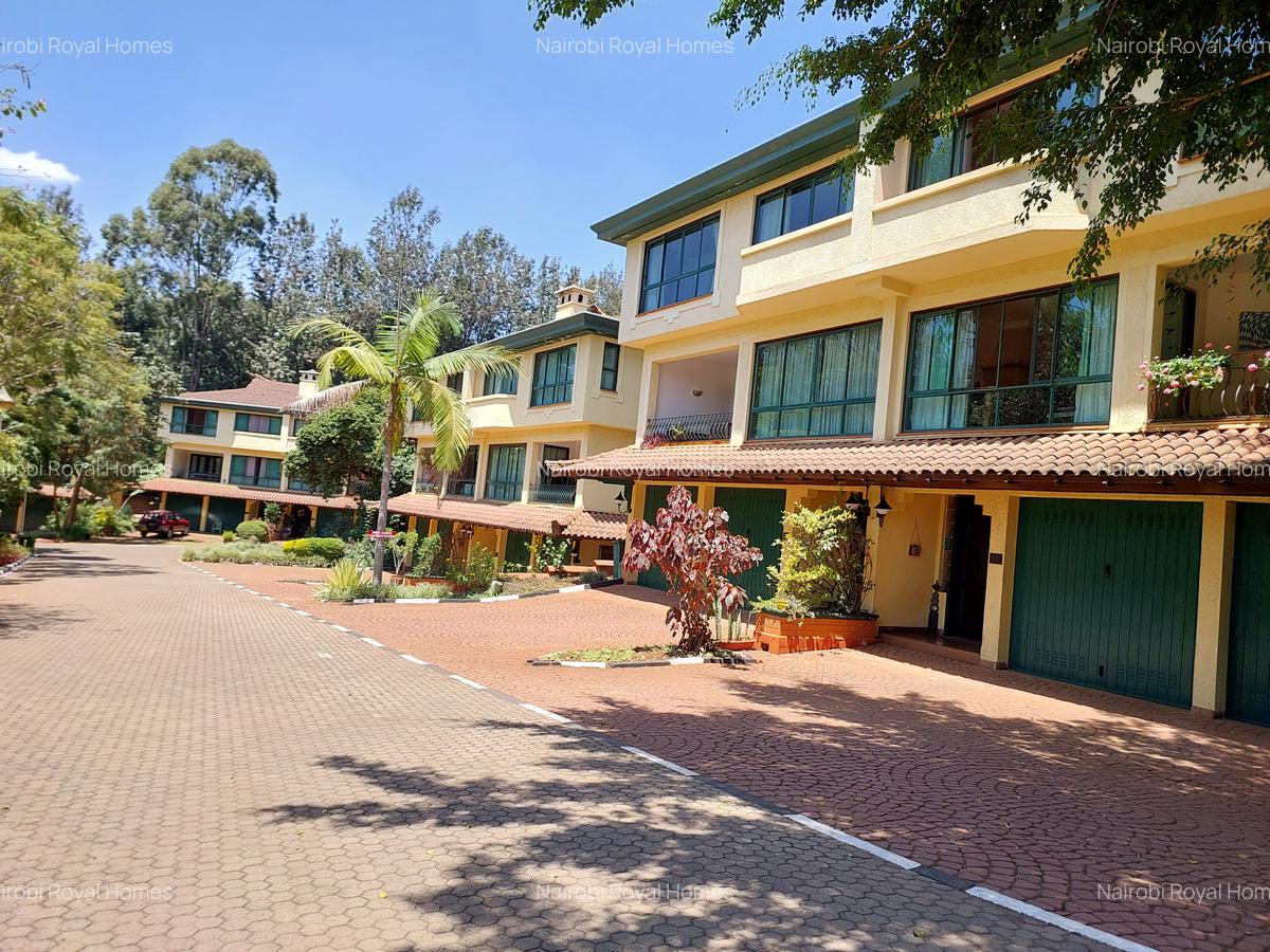 4 Bed House with En Suite at Y67 - 1