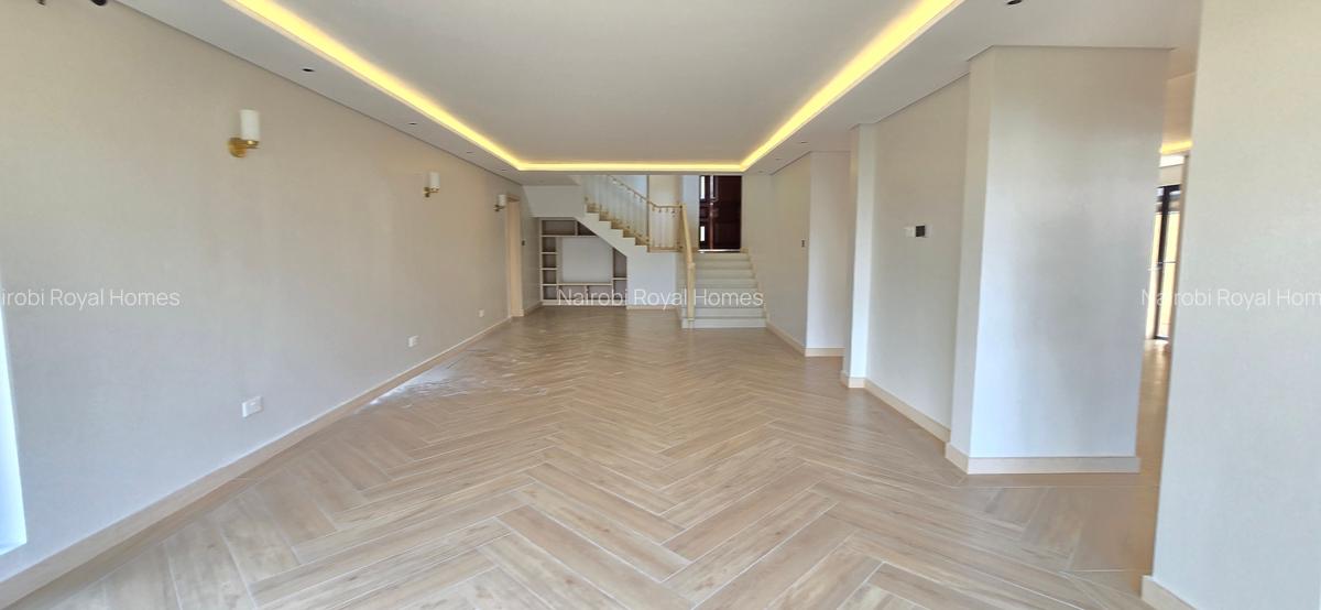 5 Bed Townhouse with En Suite at Lavington Green - 8