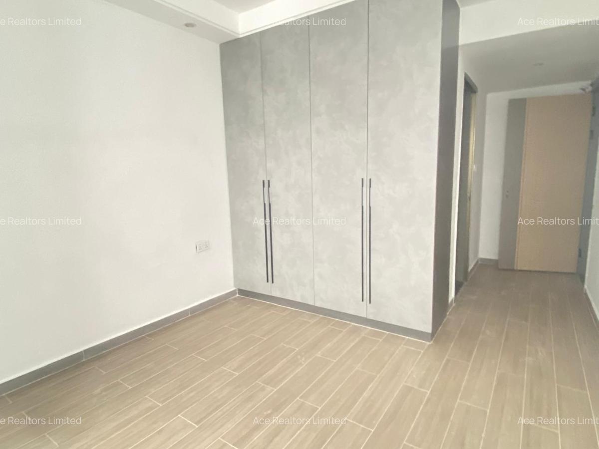 3 Bed Apartment with En Suite at Riverside - 10