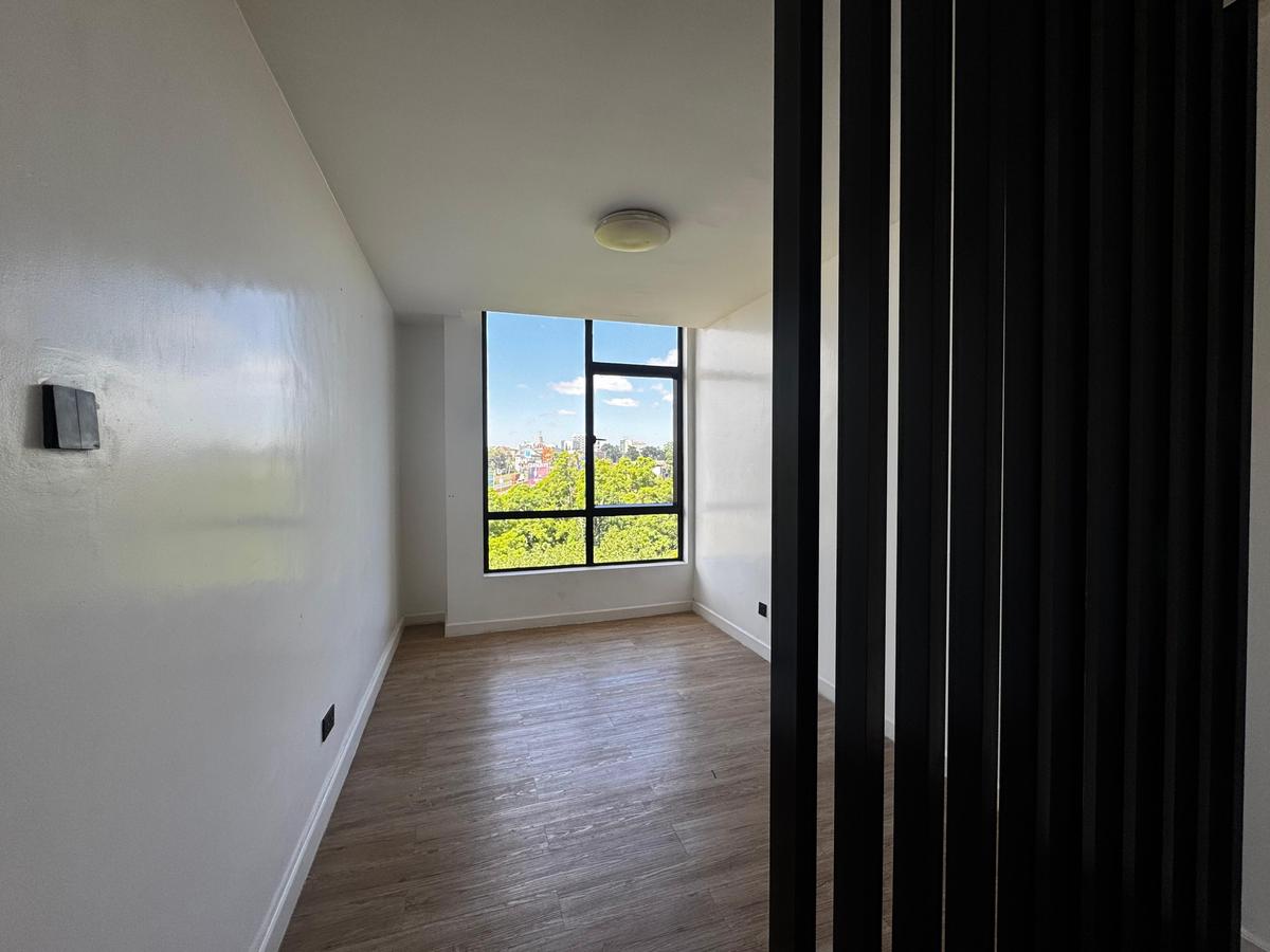 2 Bed Apartment with En Suite in Brookside - 15