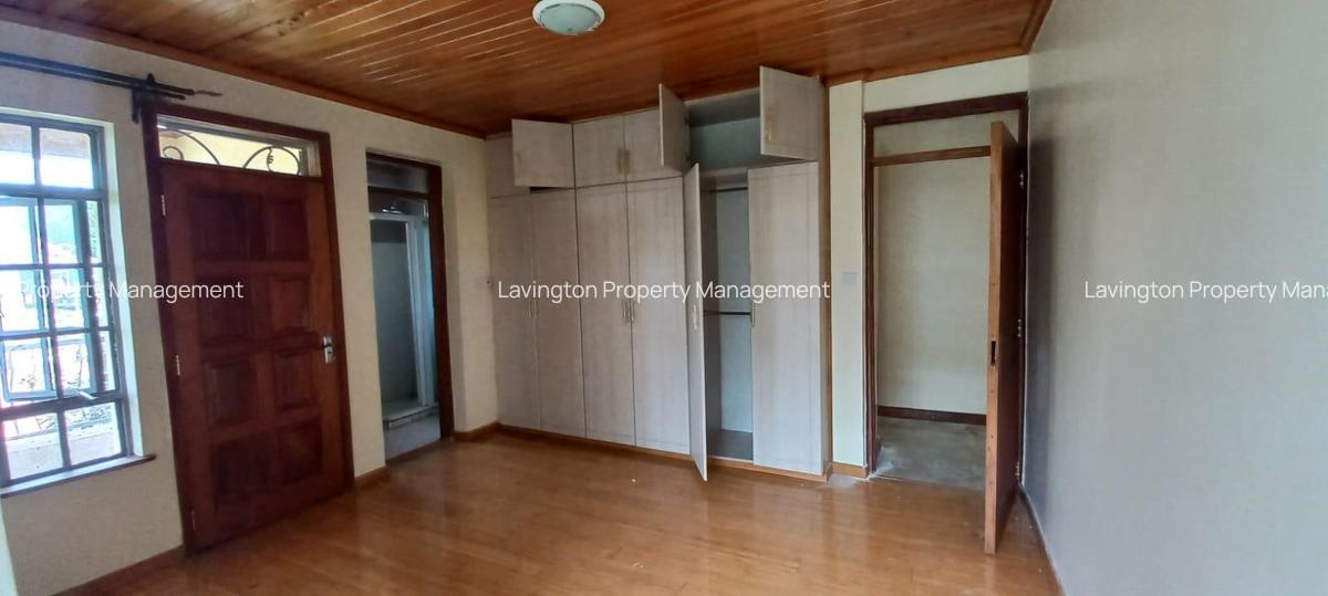 5 Bed Townhouse with En Suite at Lavington Green - 10