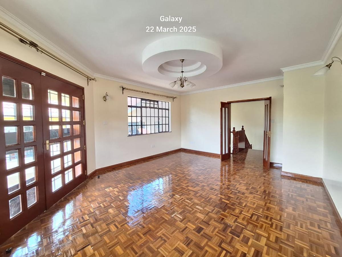 4 Bed Townhouse with En Suite at Lavington - 8