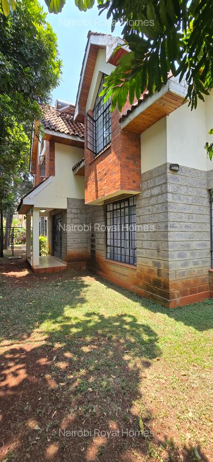 5 Bed Townhouse with En Suite at Lavington Green - 3