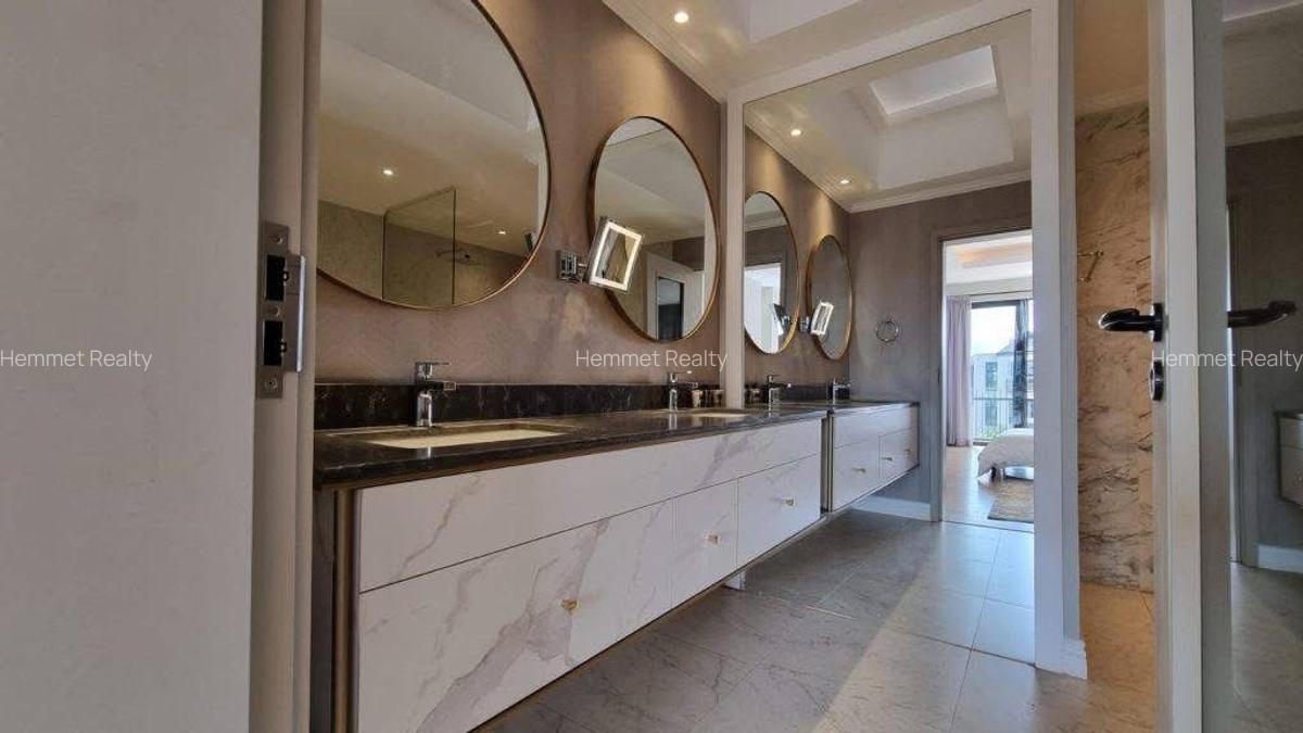 4 Bed Villa with En Suite in Runda - 12
