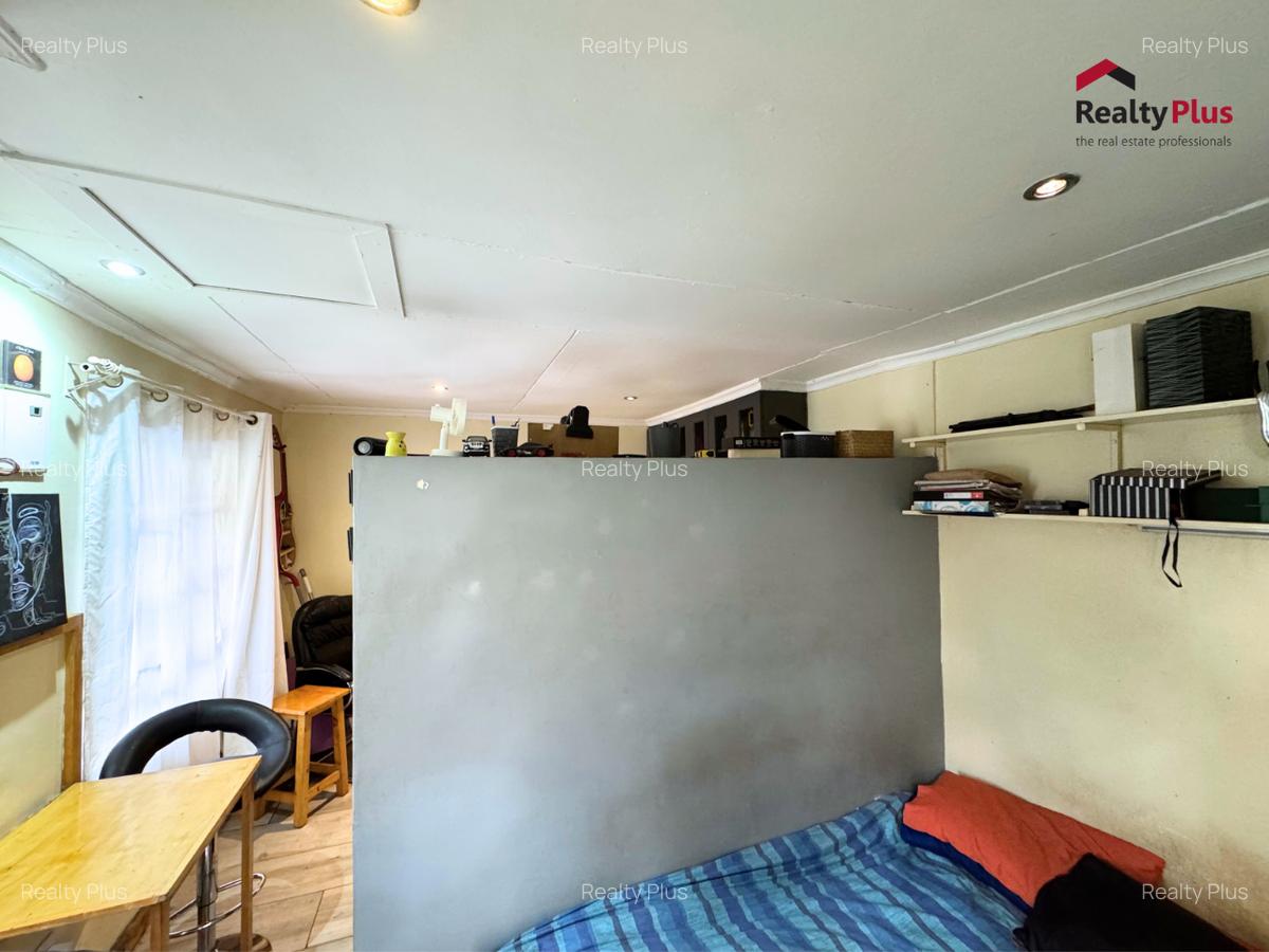 Bedsitter at Woodley - 5