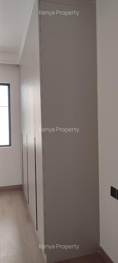 2 Bed Apartment with En Suite at Riverside Drive - 6