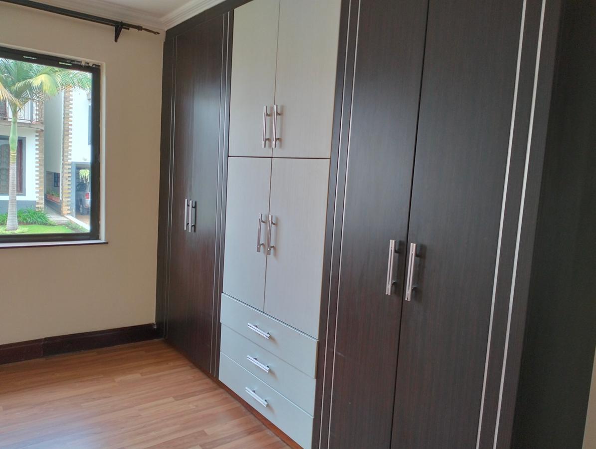 5 Bed Townhouse with En Suite in Westlands Area - 16