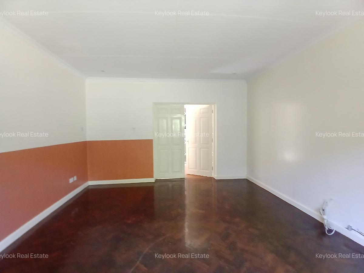 4 Bed House with En Suite at Lavington Green - 11