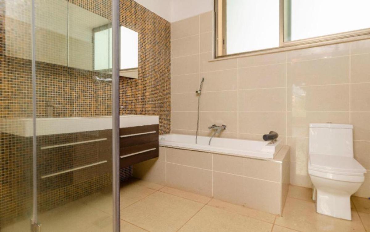 3 Bed Apartment with En Suite at Westlands - 17