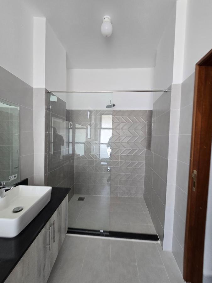 3 Bed Apartment with En Suite in Nyali Area - 10