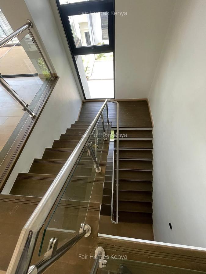 4 Bed Townhouse with En Suite at Lavington Green - 6