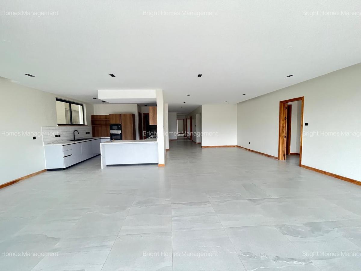 4 Bed Apartment with En Suite in Spring Valley - 9