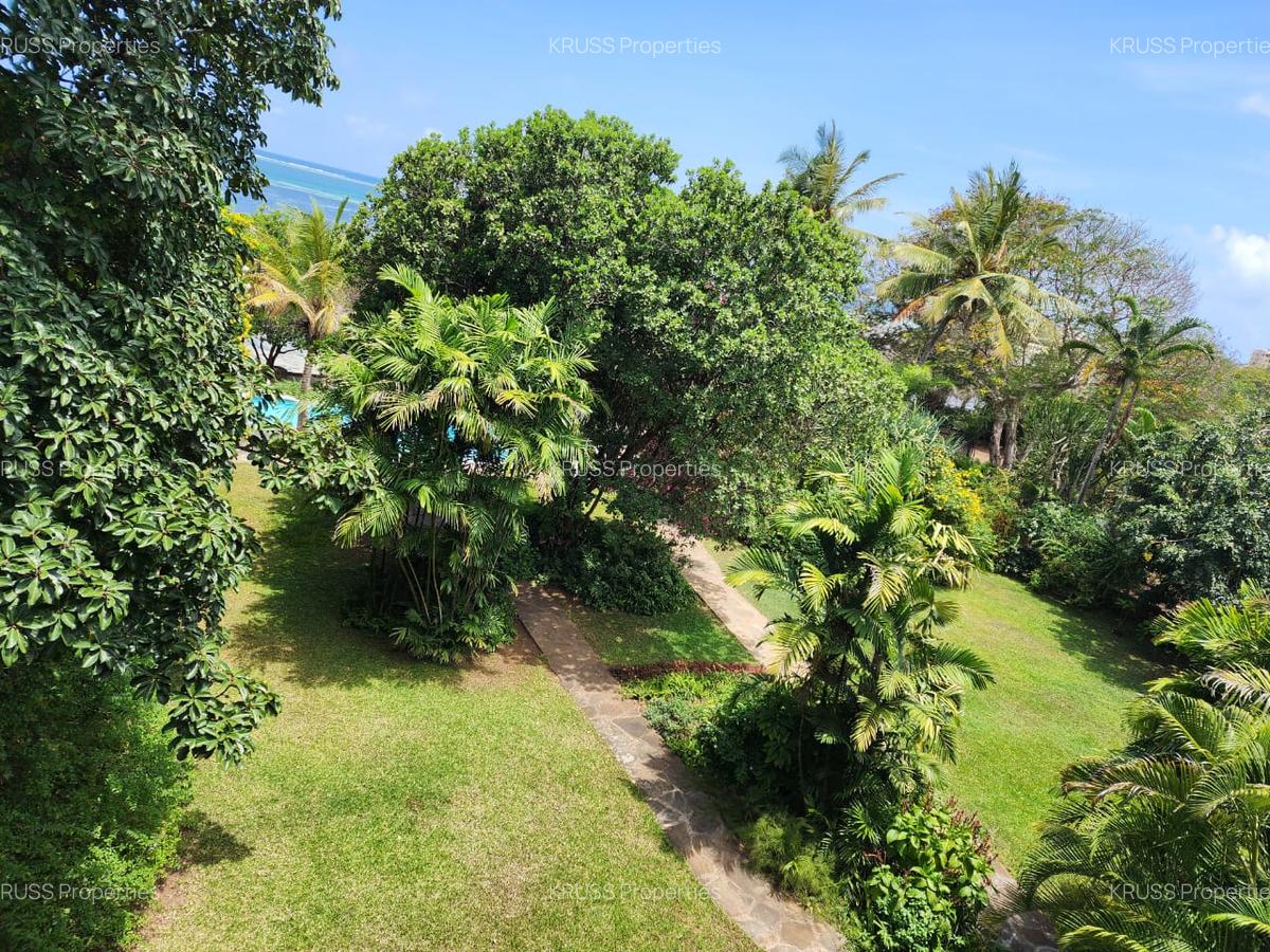 3 Bed Apartment with En Suite at Ar185 - 17