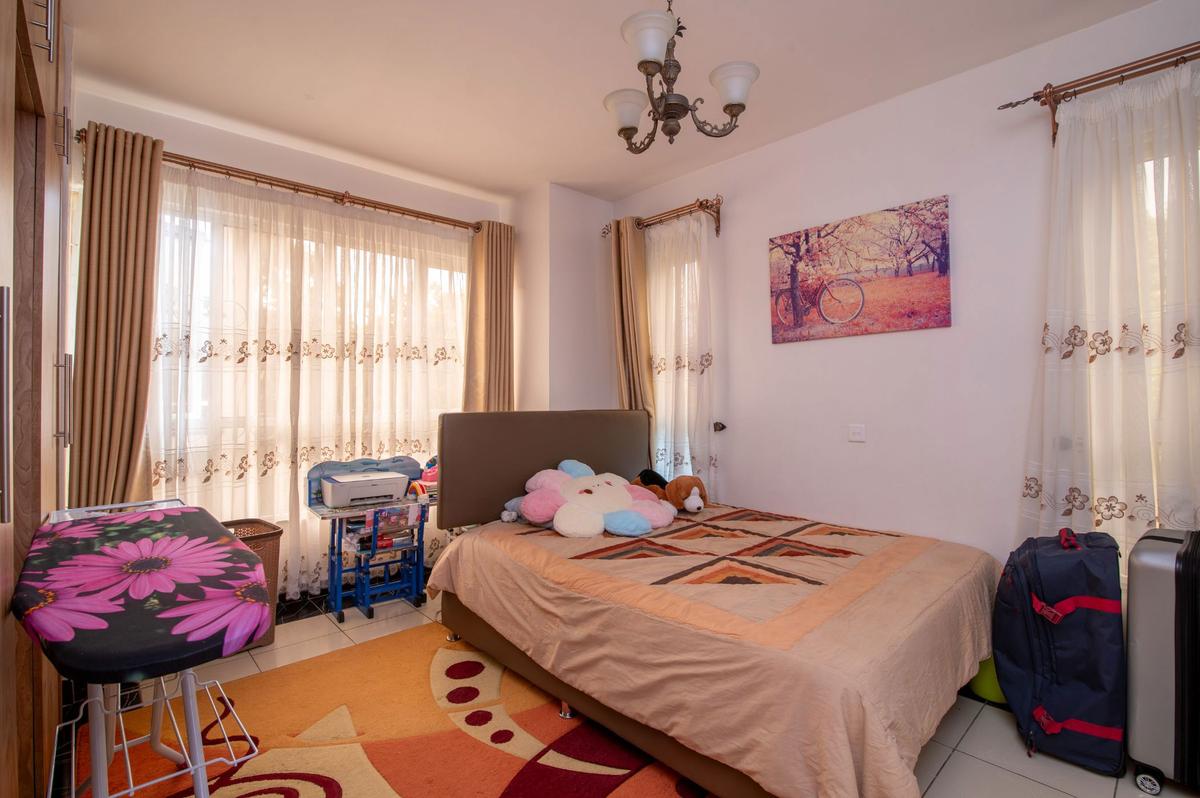 3 Bed Apartment with En Suite in Lavington - 12