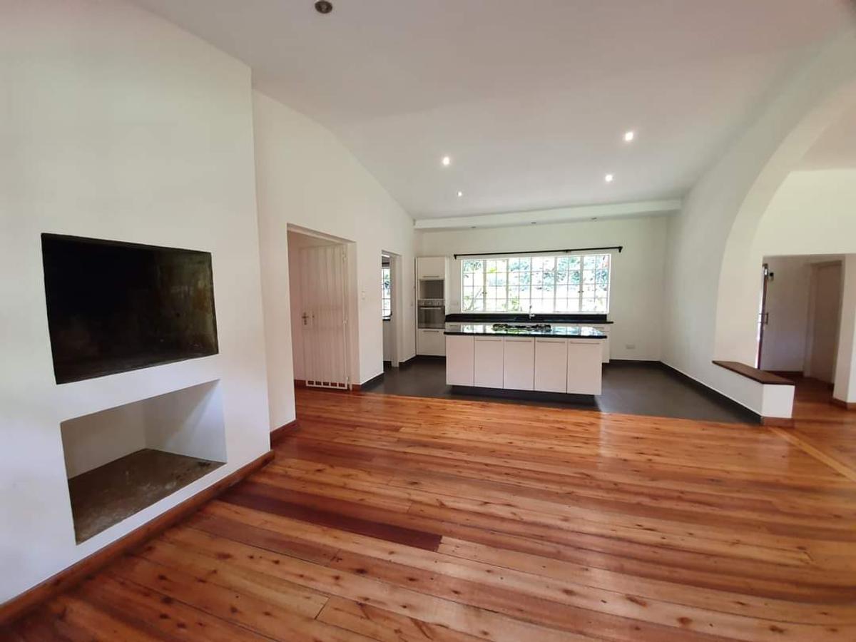 3 Bed House with En Suite at Ridgeways - 3