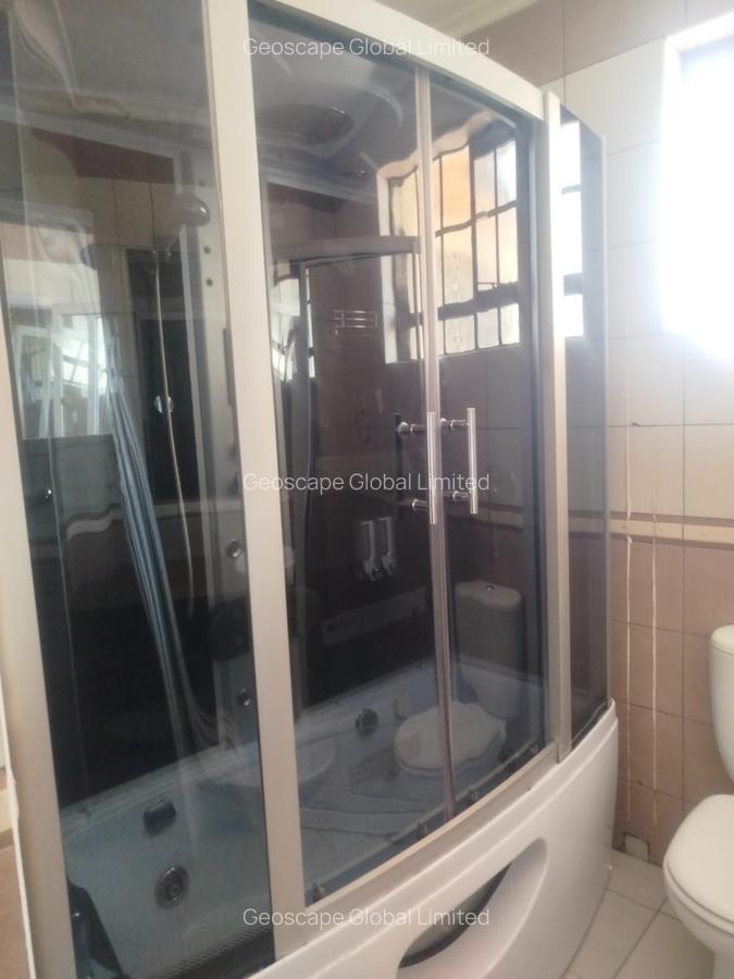 4 Bed House with En Suite in Lavington - 9