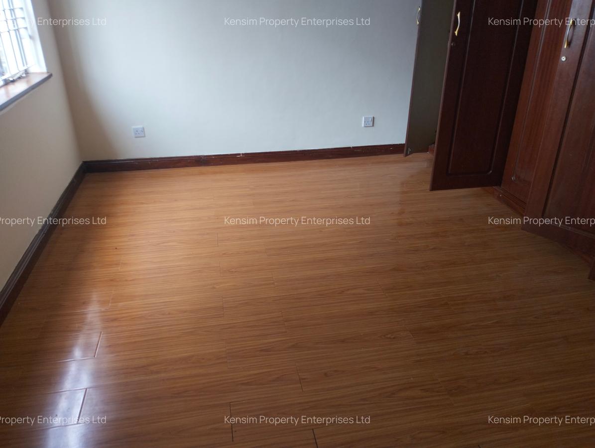 4 Bed Apartment with En Suite in Riverside - 16