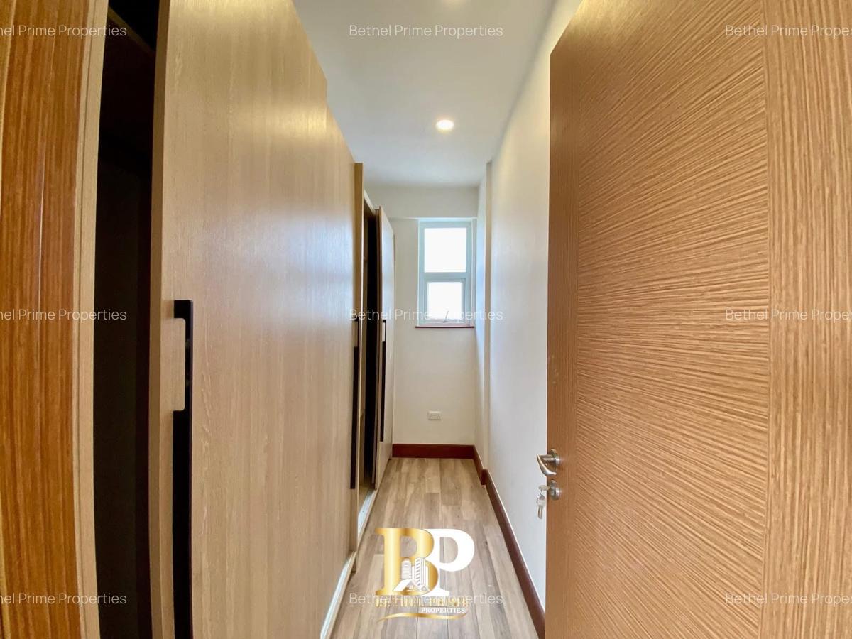 4 Bed Apartment with En Suite in Parklands - 10