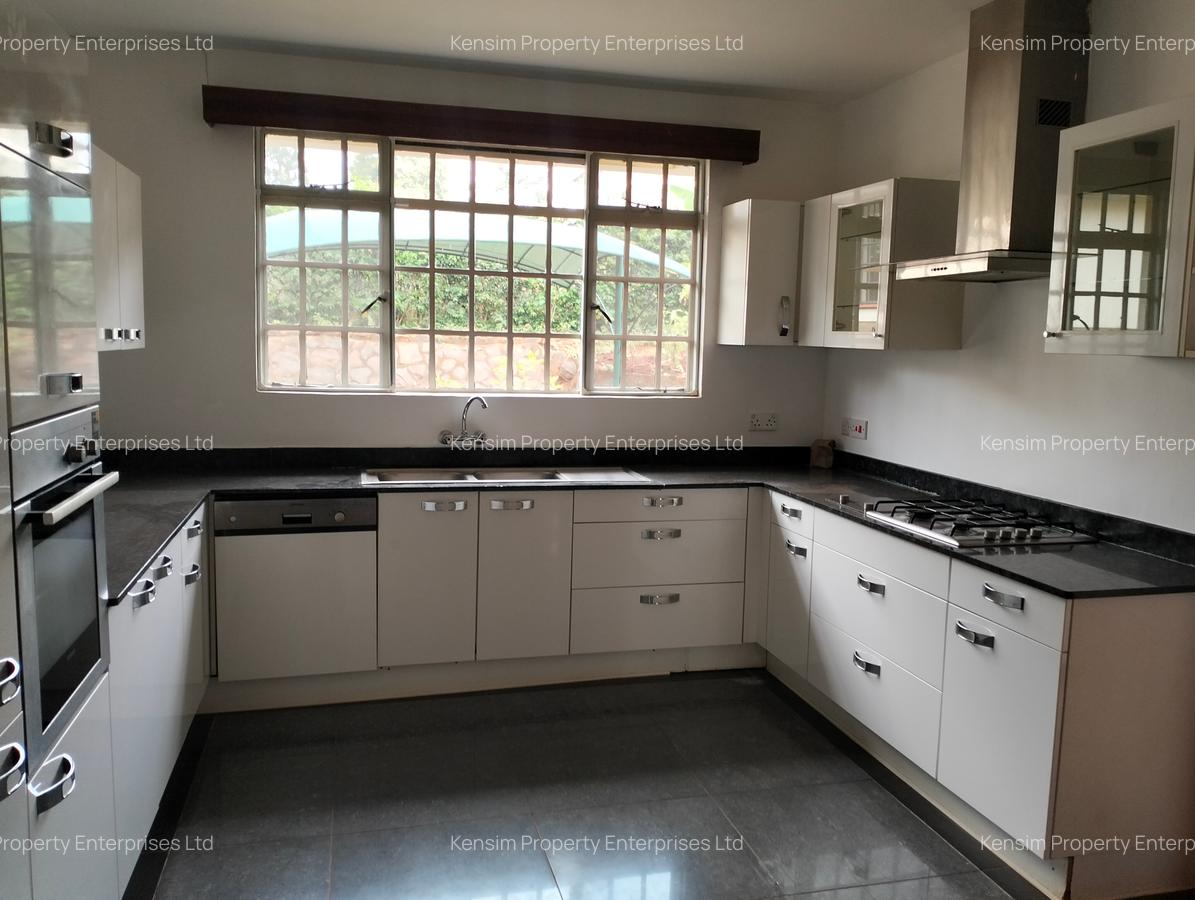 4 Bed Townhouse with En Suite in Nyari - 9