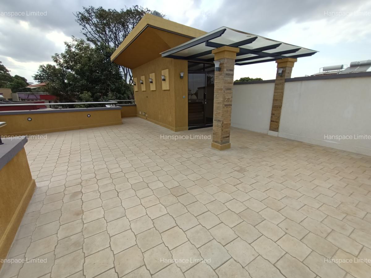 5 Bed Villa with En Suite in Lavington - 9