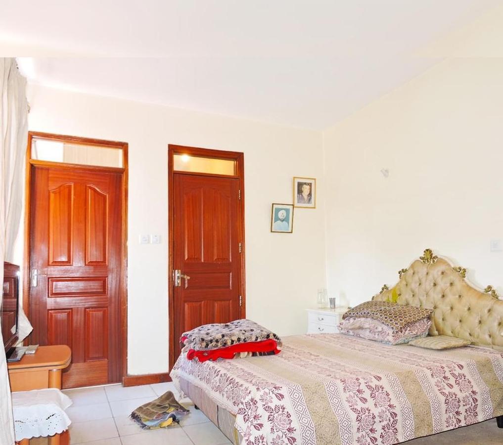 4 Bed Apartment with En Suite in Parklands - 10