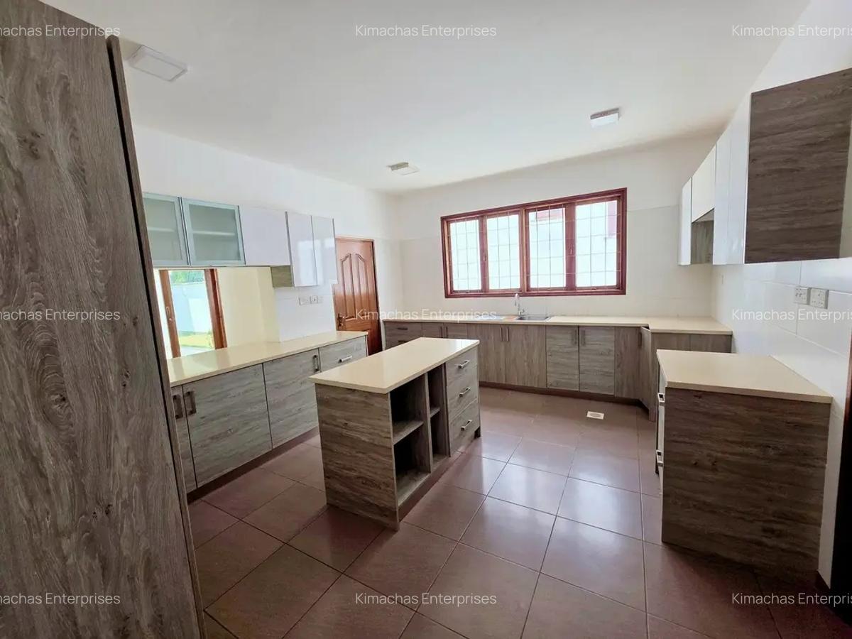 4 Bed Townhouse with En Suite at Greenwood - 2