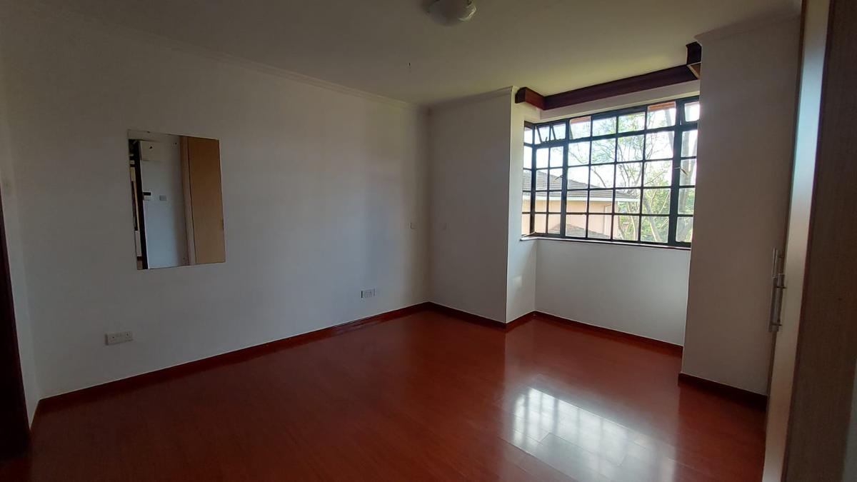 4 Bed House with En Suite at Fourways Junction - 9