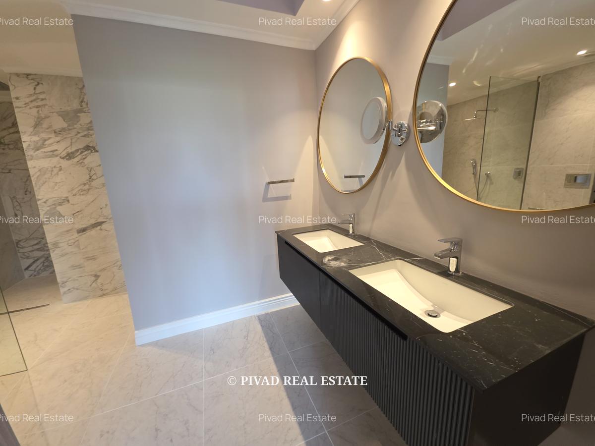 5 Bed House with Swimming Pool in Runda - 3