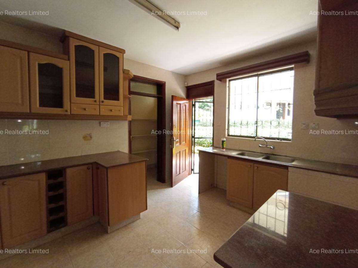4 Bed Townhouse with En Suite at Eldama Ravine Rd - 4