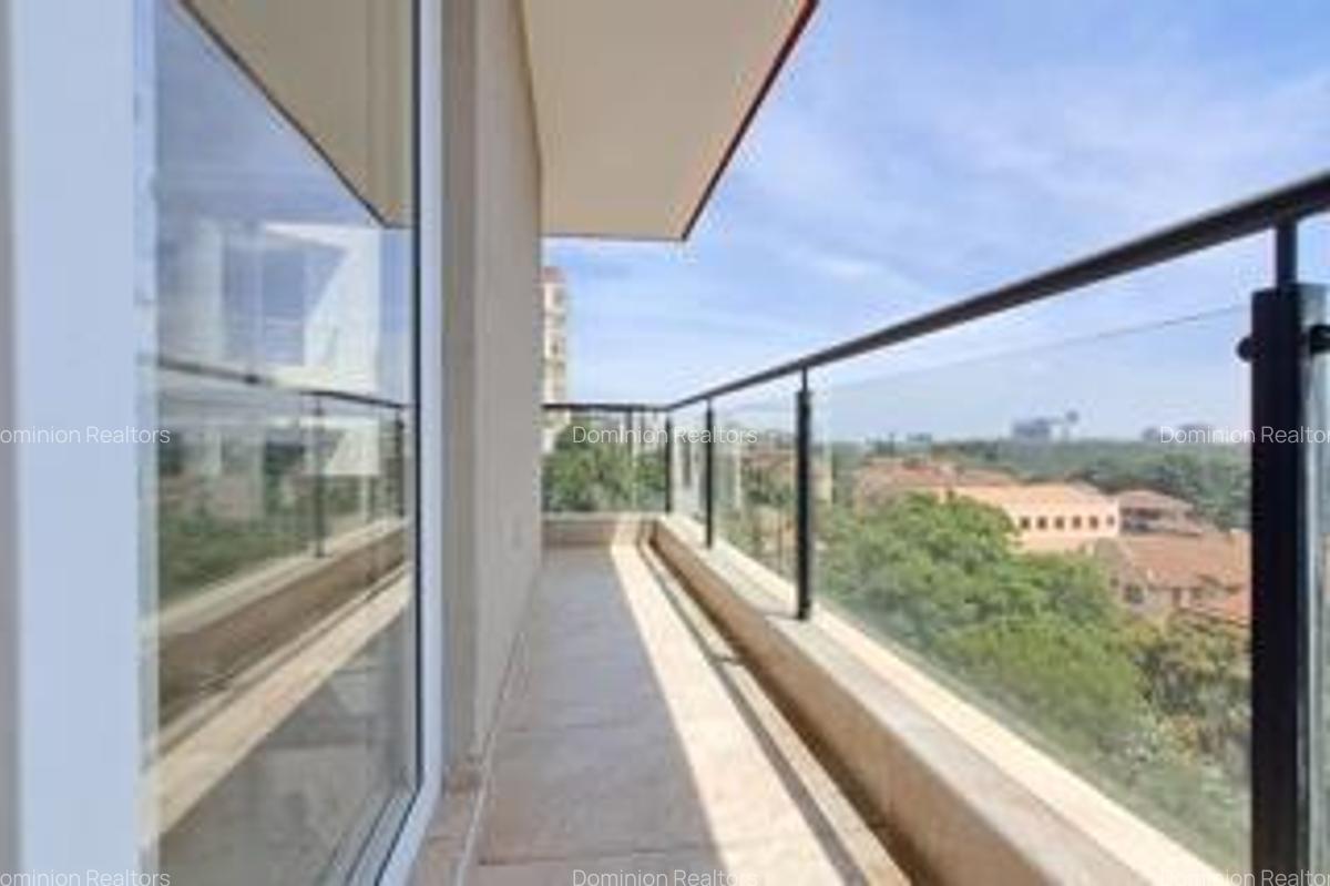 3 Bed Apartment with En Suite in Westlands Area - 10