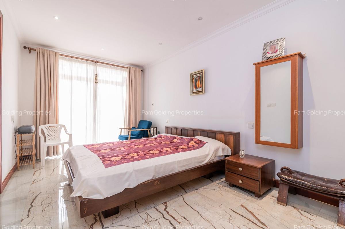 4 Bed Apartment with En Suite at General Mathenge - 11