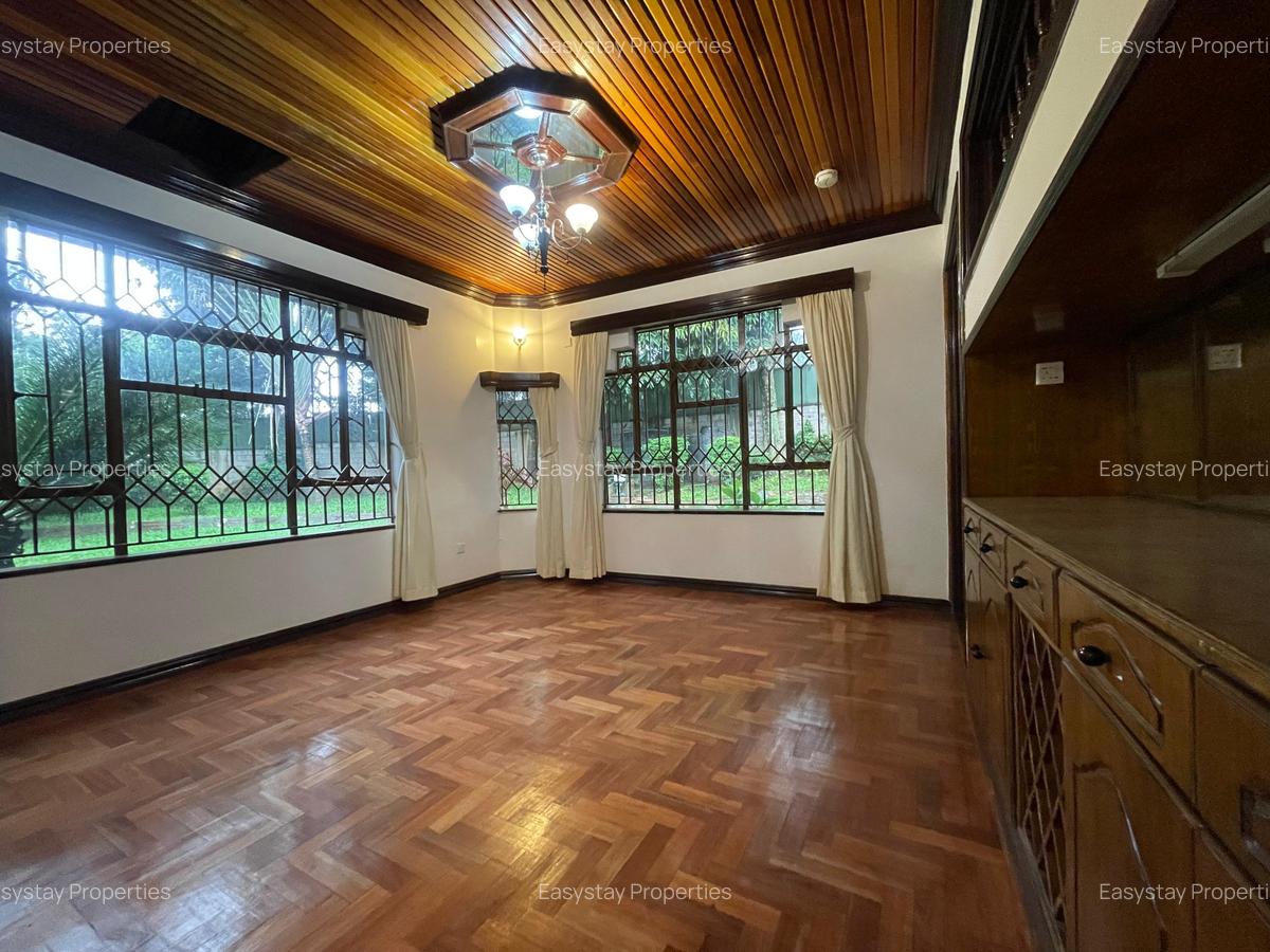 5 Bed House with En Suite in Runda - 7