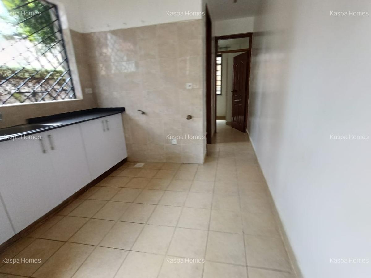 5 Bed House with En Suite in Lavington - 6