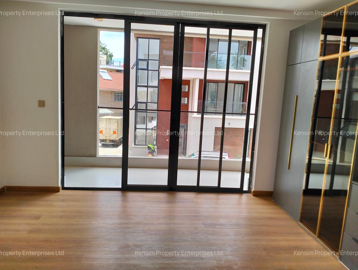 5 Bed Townhouse with En Suite in Lavington - 10