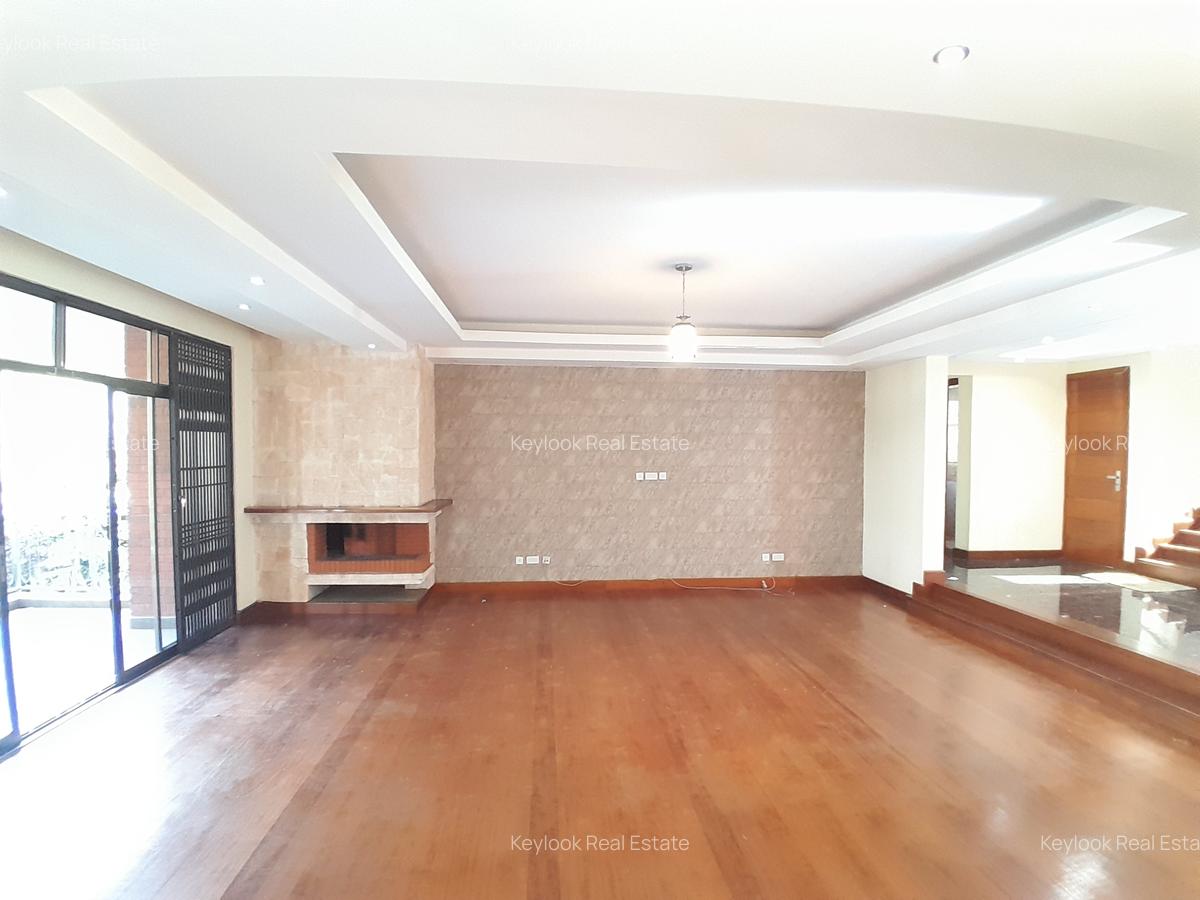 5 Bed Villa with En Suite at Lavington - 17