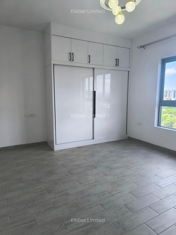 2 Bed Apartment with En Suite in Lavington - 10