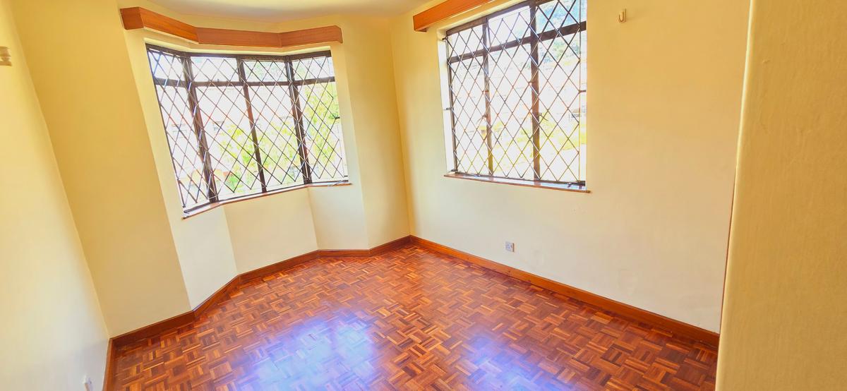 5 Bed Townhouse with En Suite at Convent Drive - 8