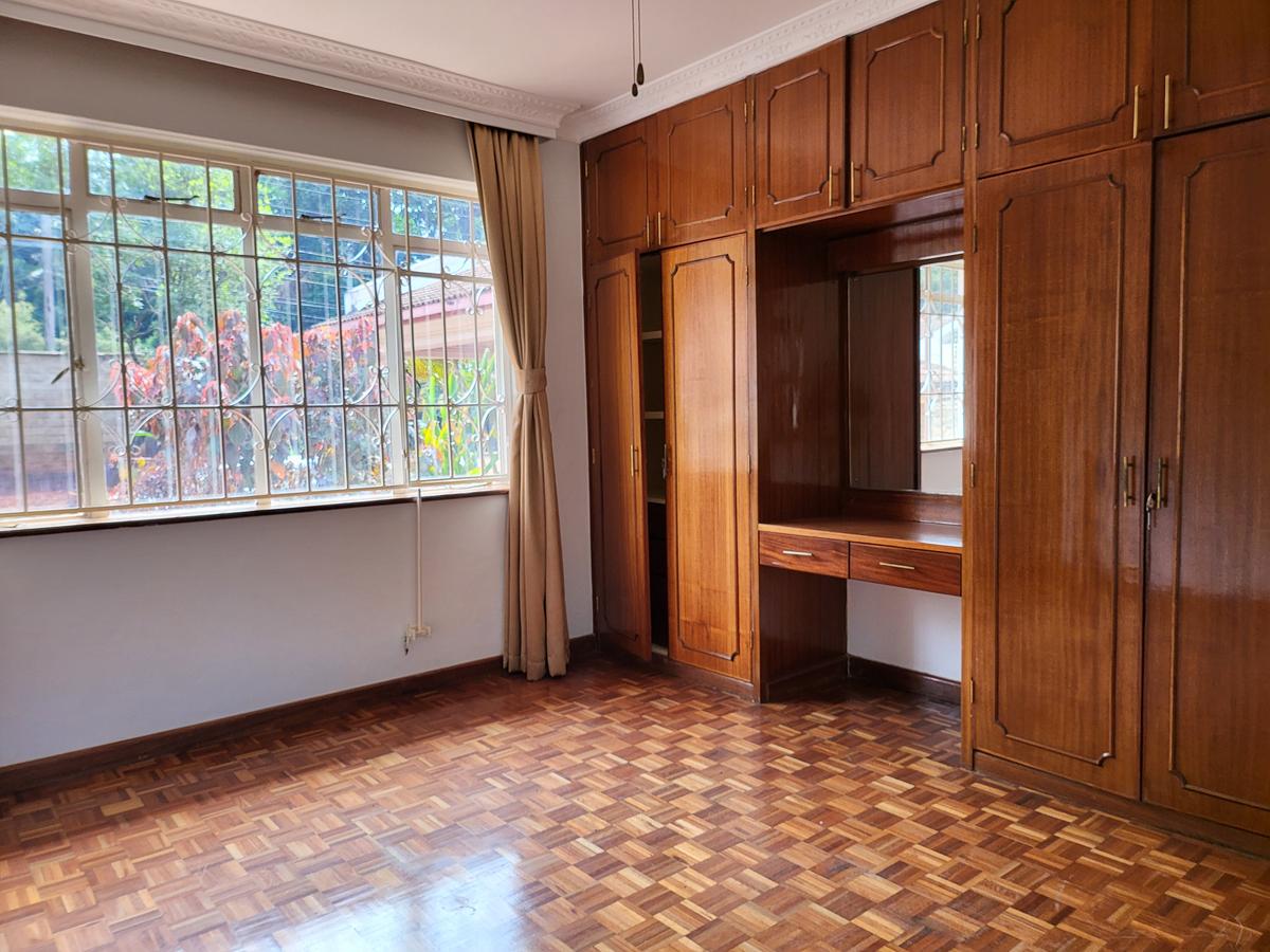 4 Bed House with En Suite in Runda - 13