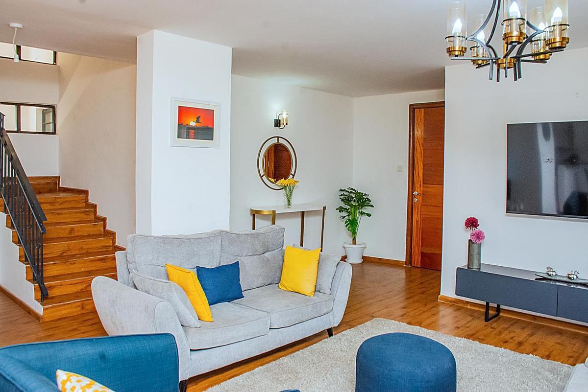 serviced 4 bed apartment with en suite at riverside