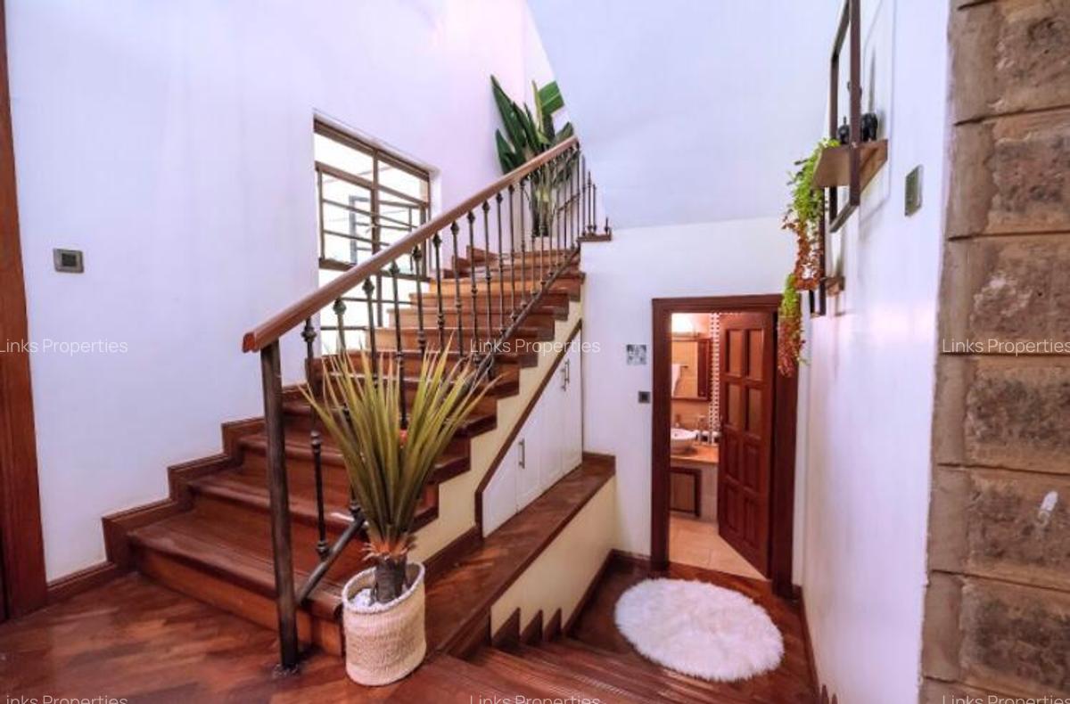 4 Bed Townhouse with En Suite at Kerarapon Road - 6