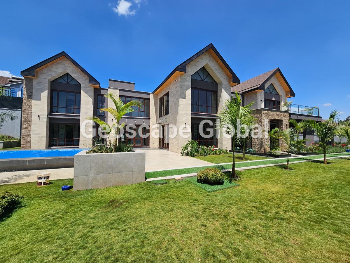 5 Bed House with En Suite in Runda - 2