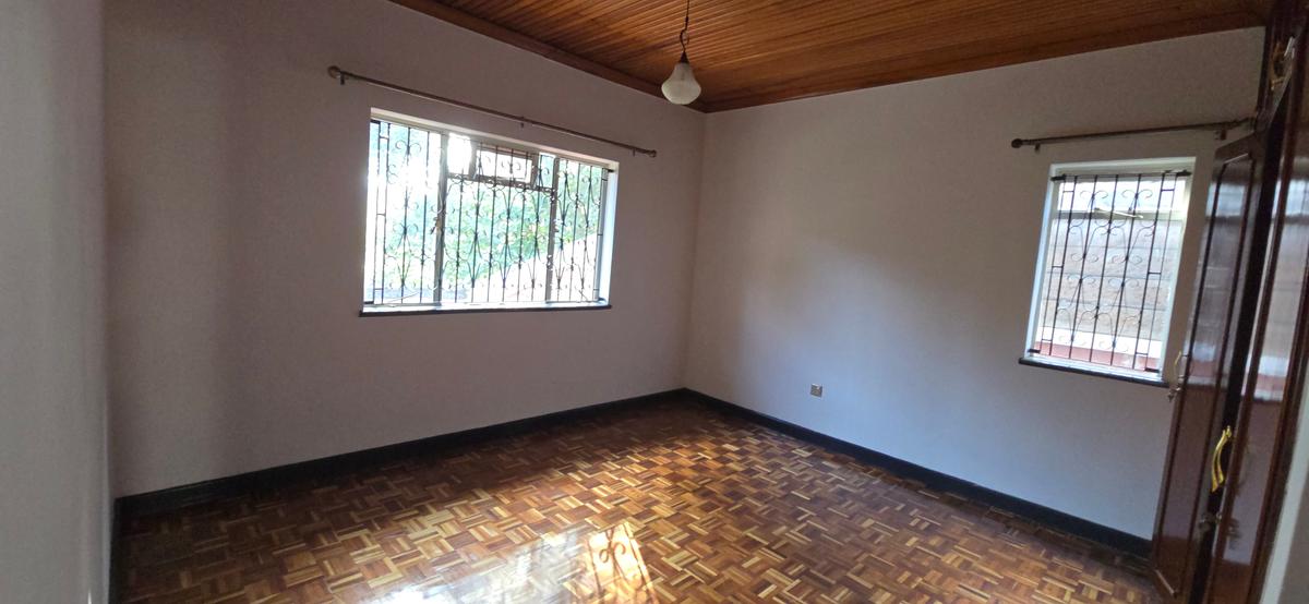 4 Bed Townhouse with En Suite at Brookside Drive - 9