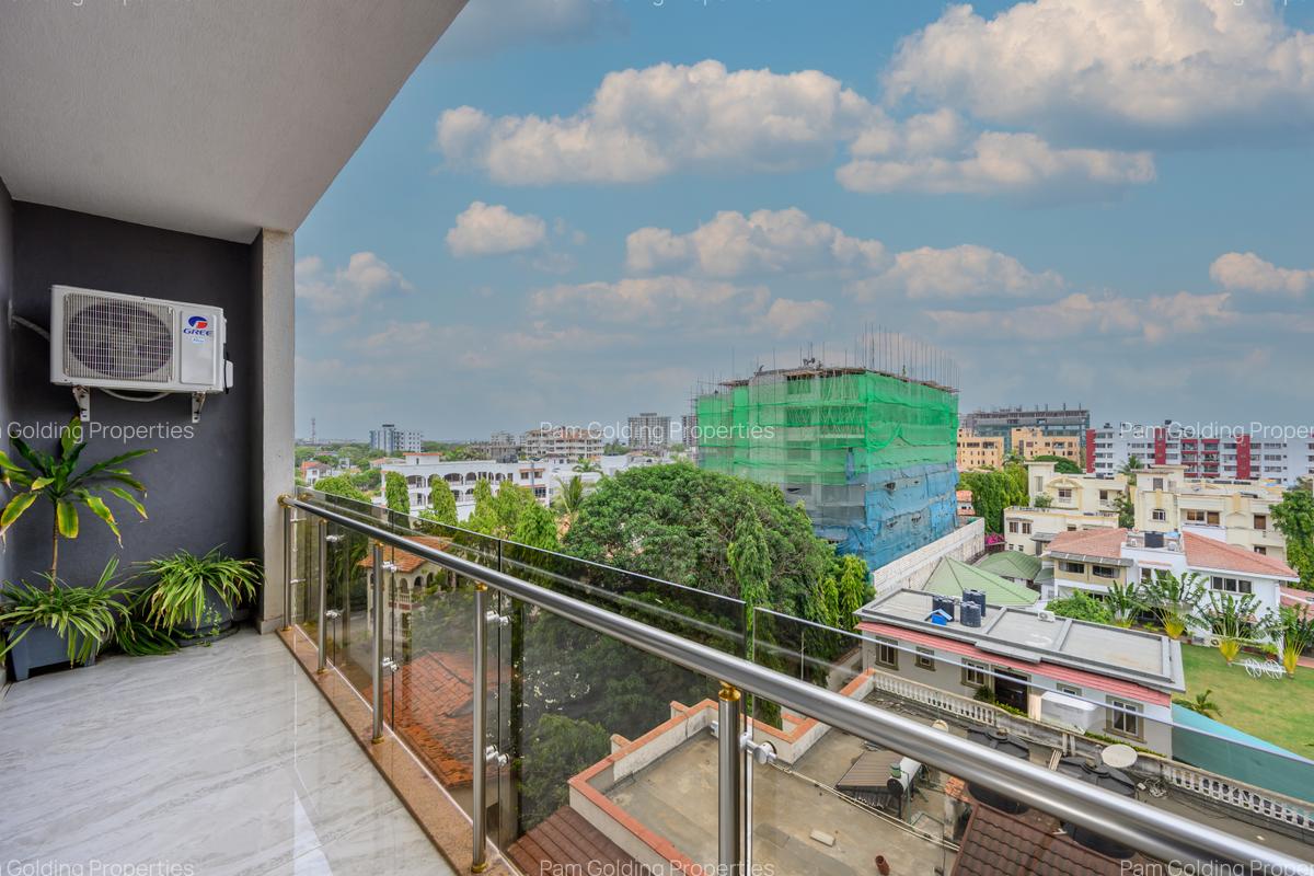 Serviced 2 Bed Apartment with En Suite at 1St Avenue - 12