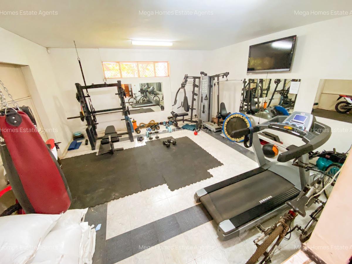 5 Bed House with En Suite in Kitisuru - 4